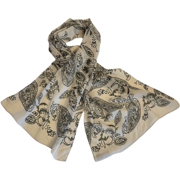 Scarf Jones New York 14” x 43" Rectangular 100% Silk Gray Green Floral Paisley - Picture 1 of 9